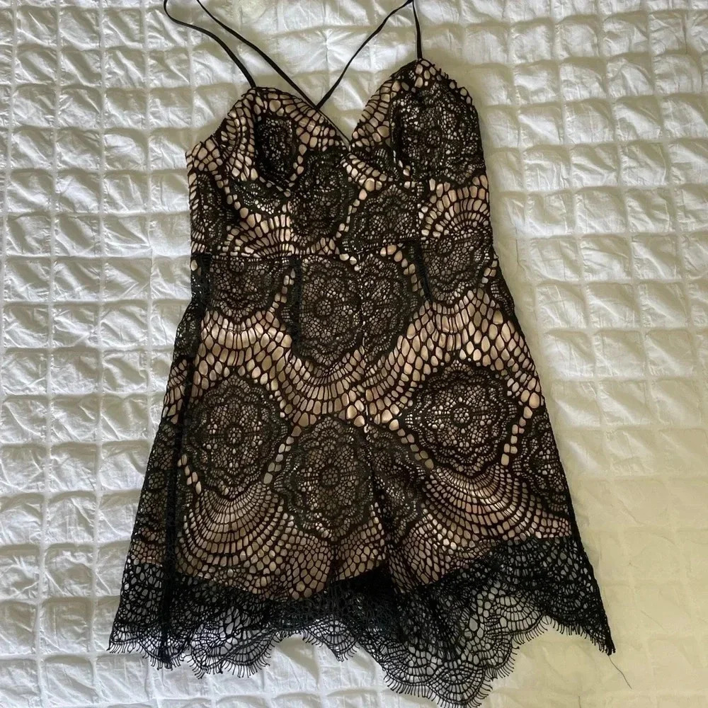 Bardot lace romper - Picture 4 of 9
